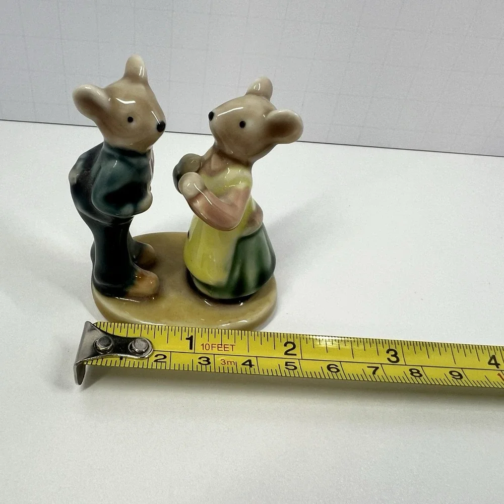 Vintage Enesco Mouse Couple Figurine Dancing Dating‎ Kissing Mice Romantic Love